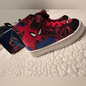 Spider-man high top toddler sneakers size 5